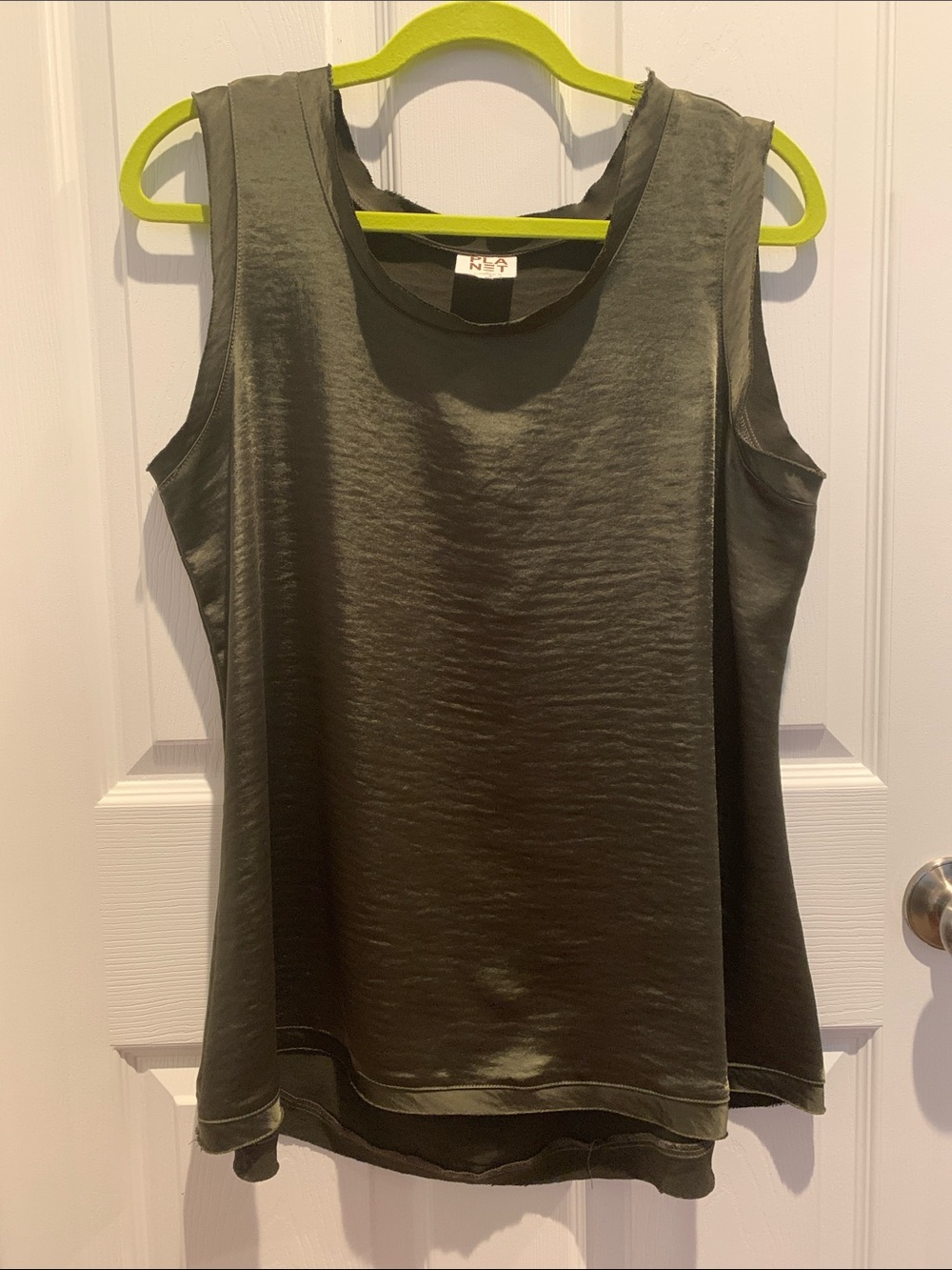 Planet Sleeveless Satin-Texture Tank Top - Olive Green XL